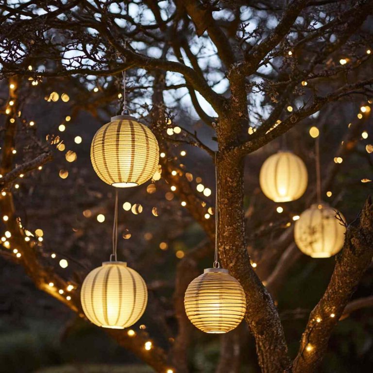25 Creative Outdoor Christmas Lights Ideas for a Festive Glow!