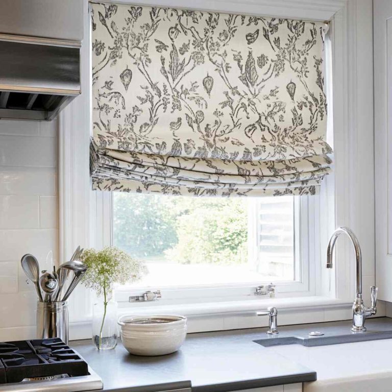 25 Stylish Kitchen Window Curtain Ideas to Upgrade Your Space