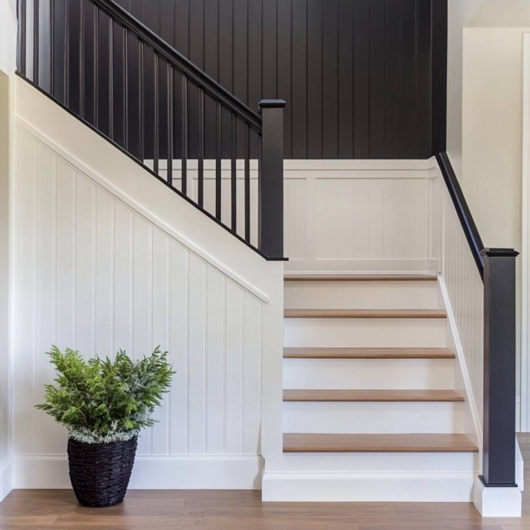 21 Beautiful Staircase Accent Wall Ideas You’ll Want to Try