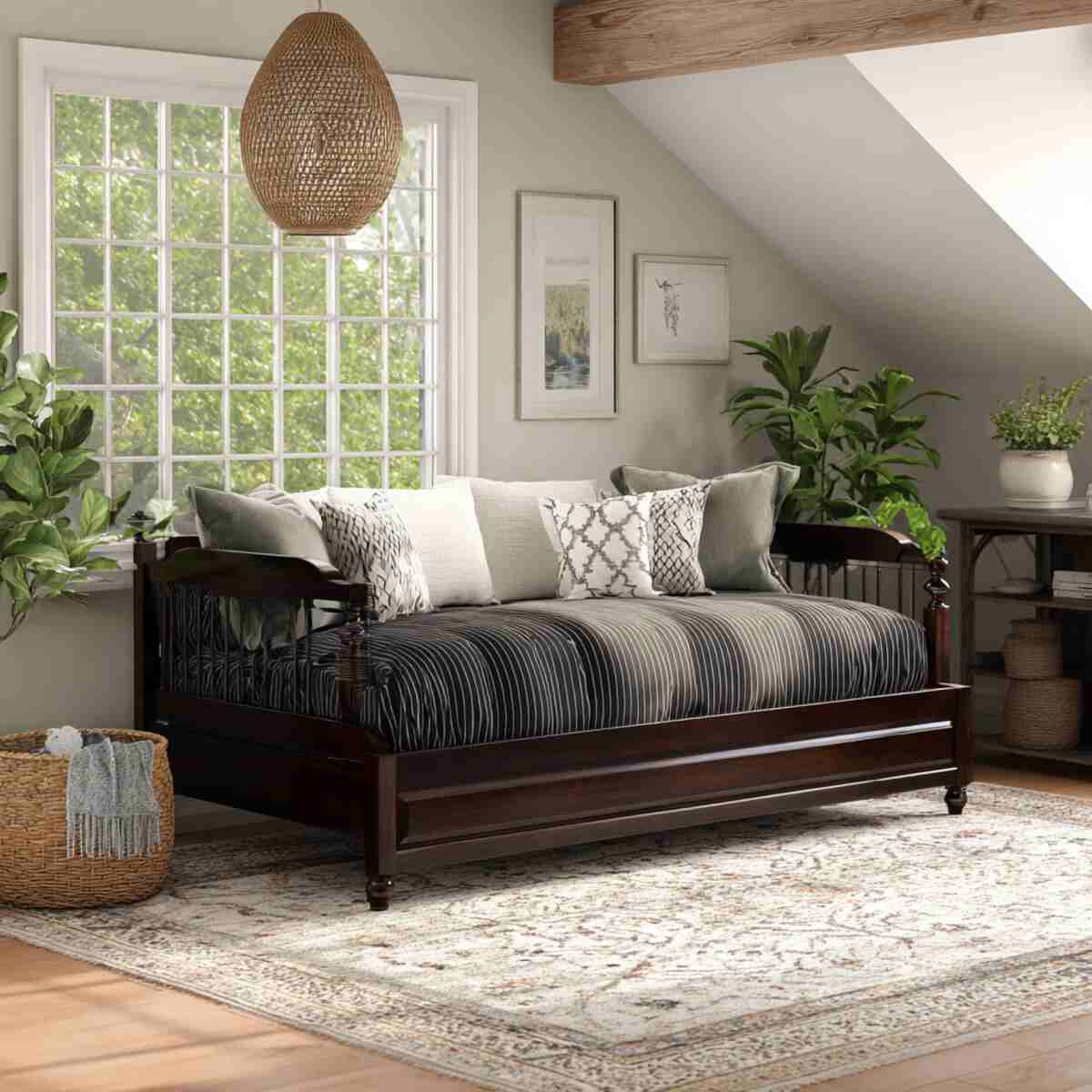 Daybed with Trundle for Flexibility