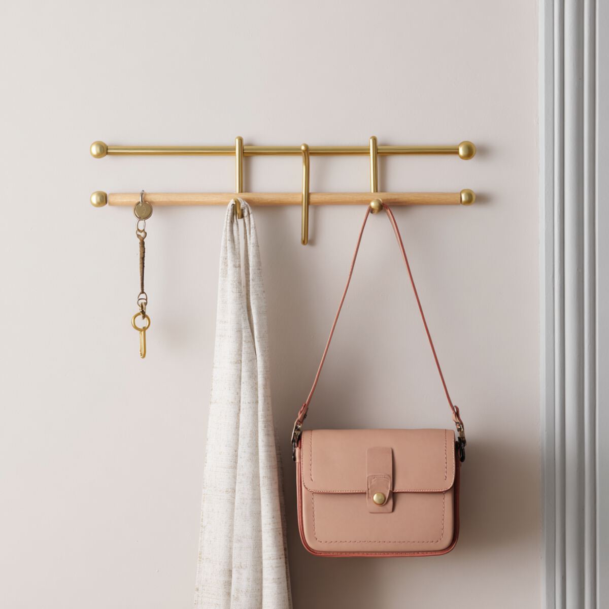 Minimalist Vertical Hook Rail
