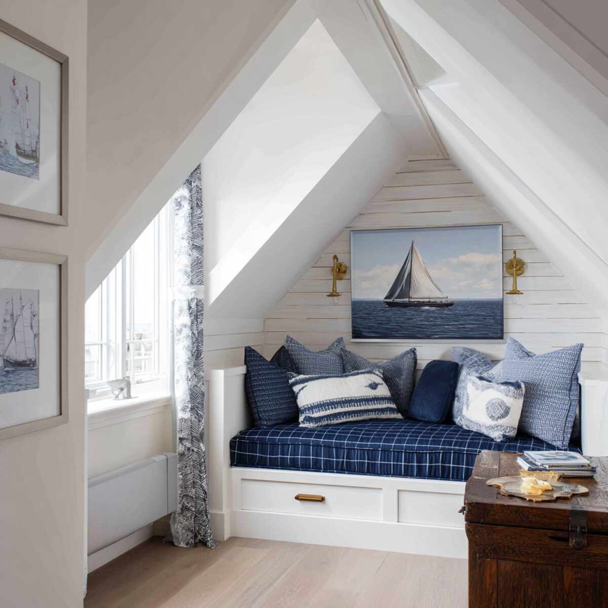 Nautical-Themed Guest Nook