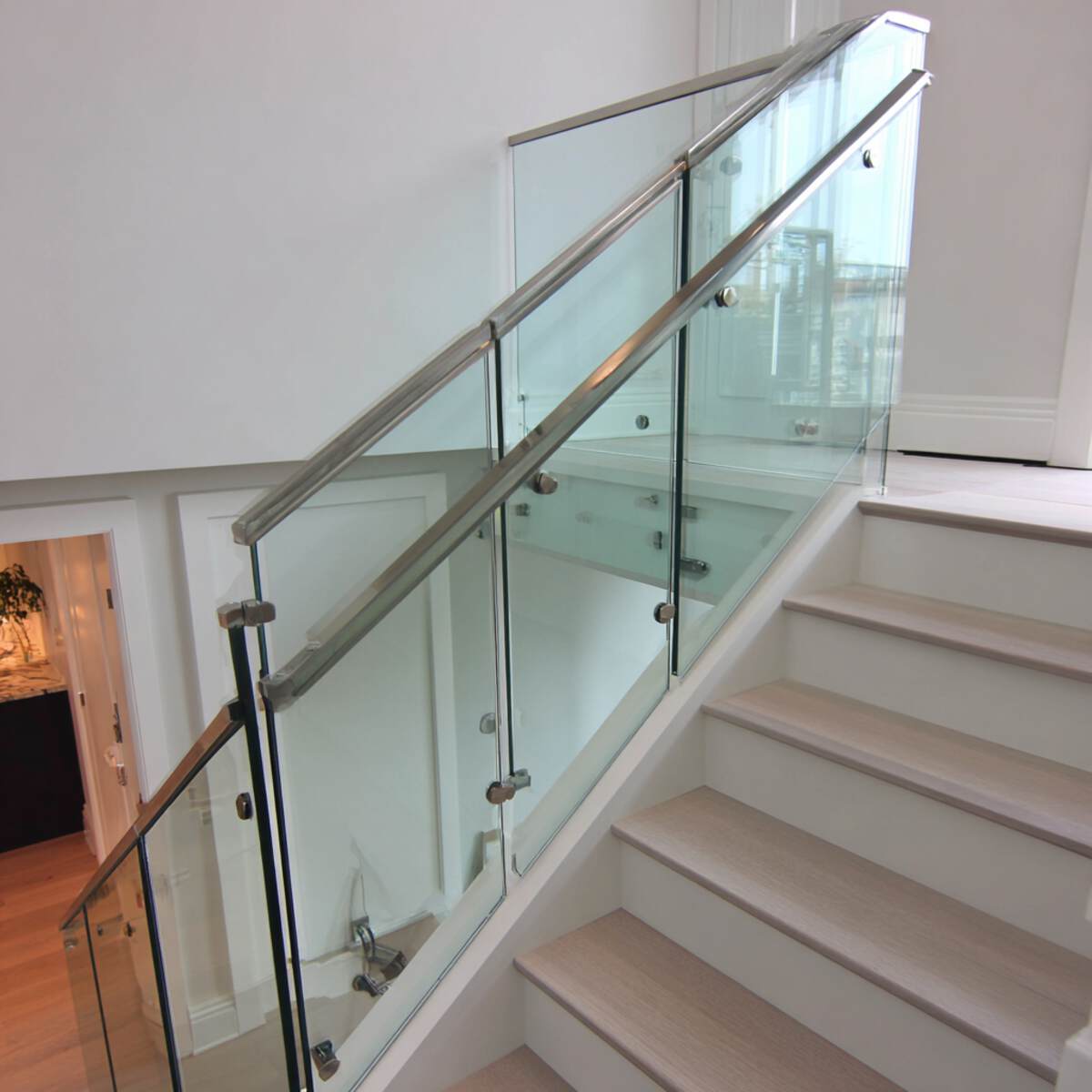 Tempered Glass with Top Cap Rail