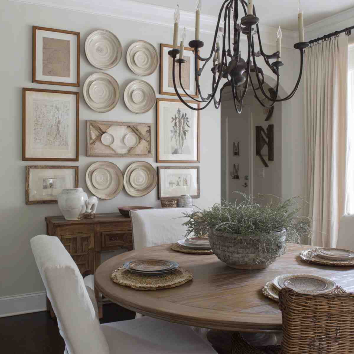 Plate Wall with Wooden Frames