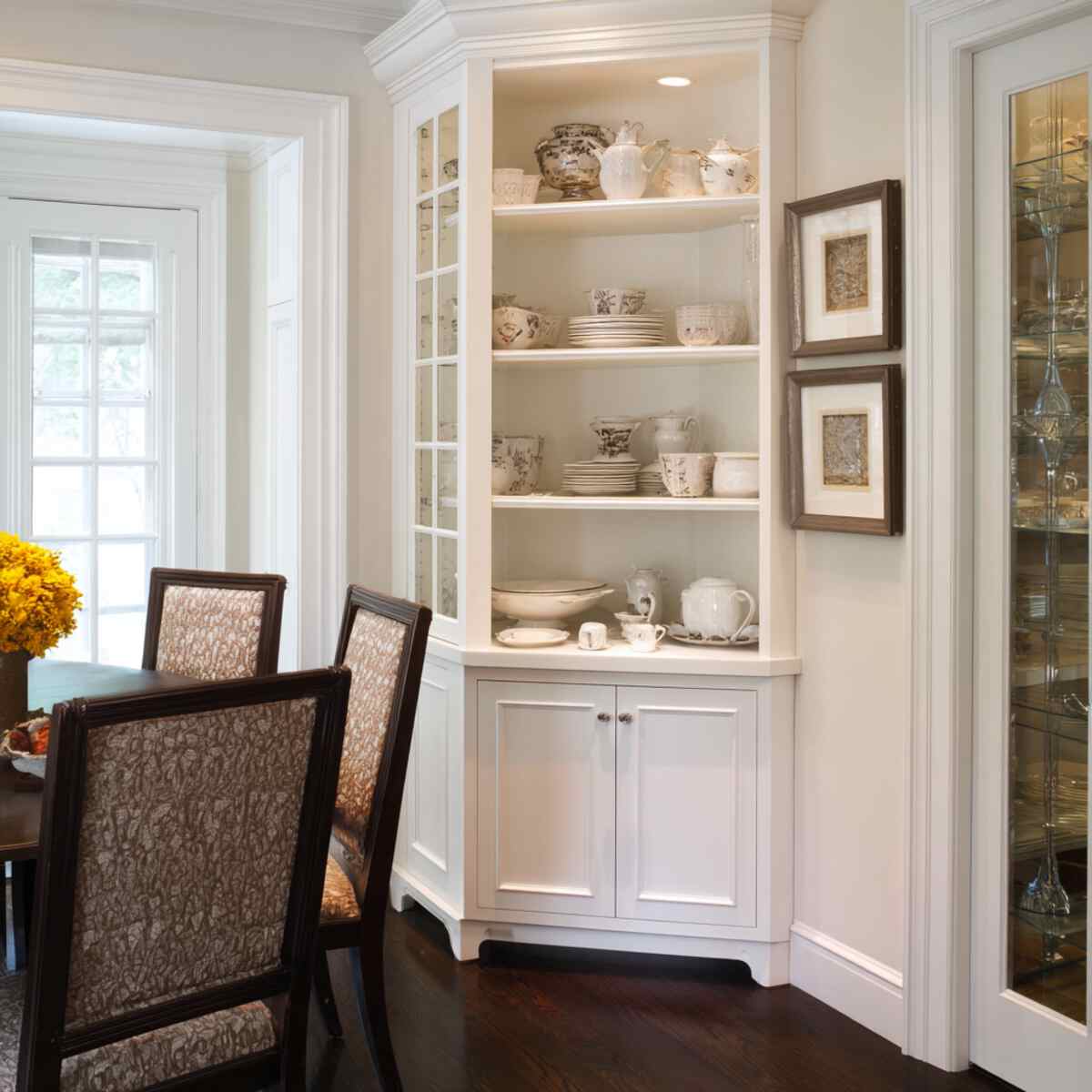 Floating Corner Hutch