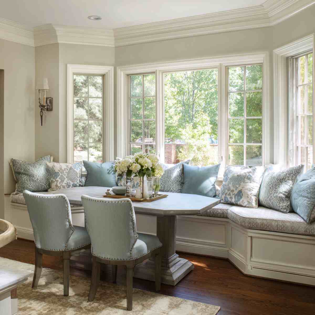 Cushioned Bay Window Seating