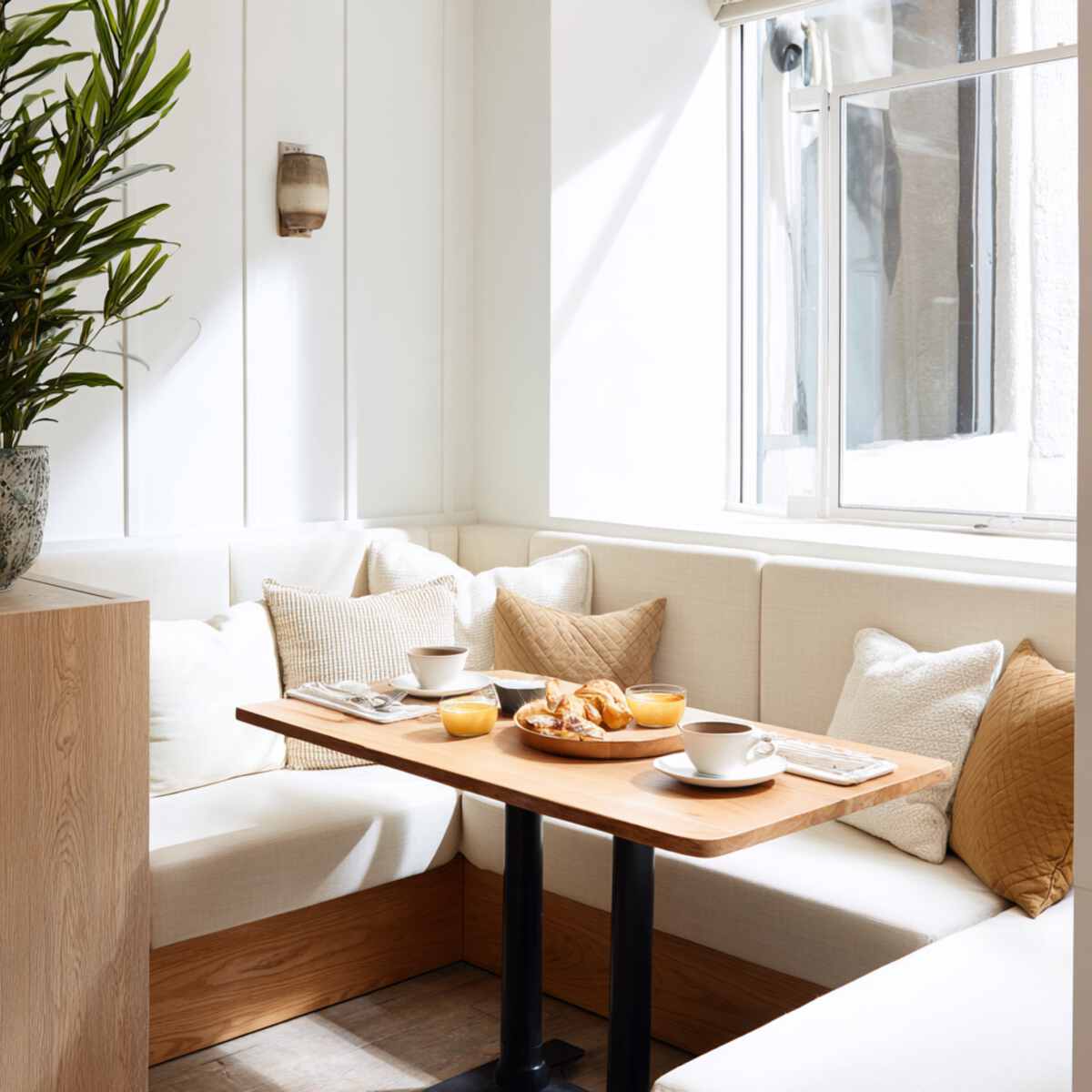 Window-side banquette seating-resized