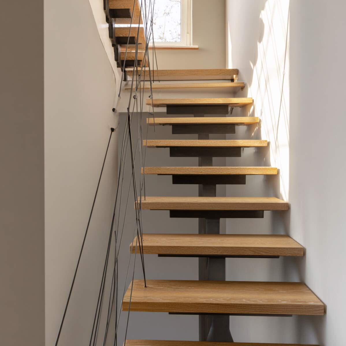 Slim Metal Side Supports with Oak Treads