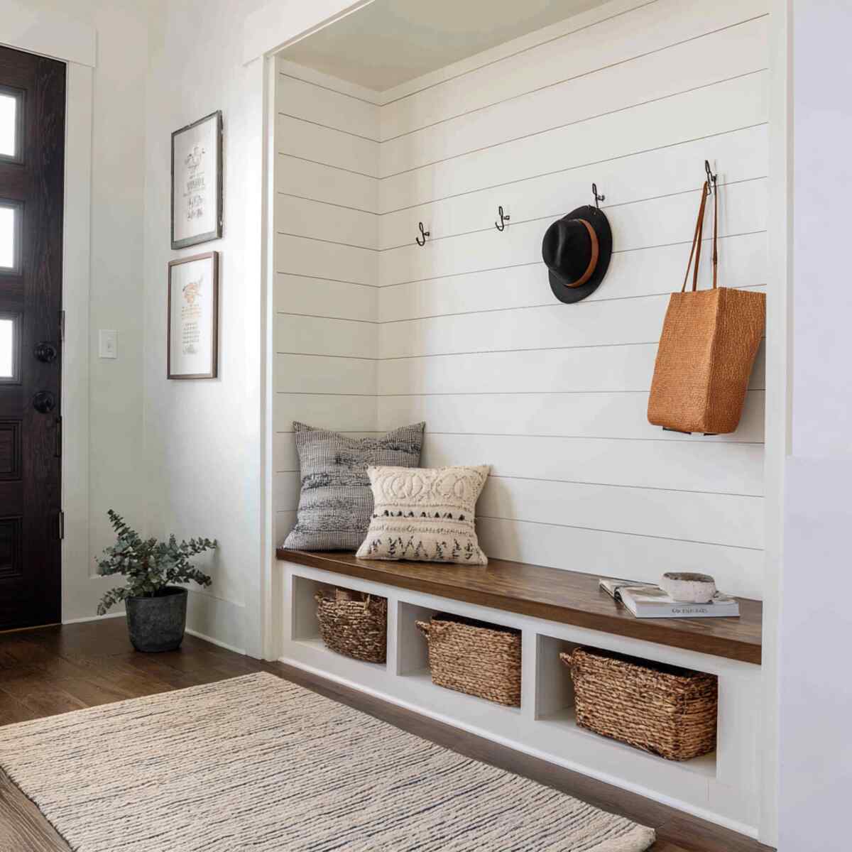 Shiplap with Built-in Bench