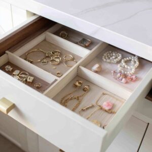 15 Genius Jewelry Storage Drawer Ideas